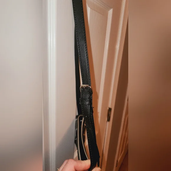 Kenneth Cole purse - Picture 4 of 11